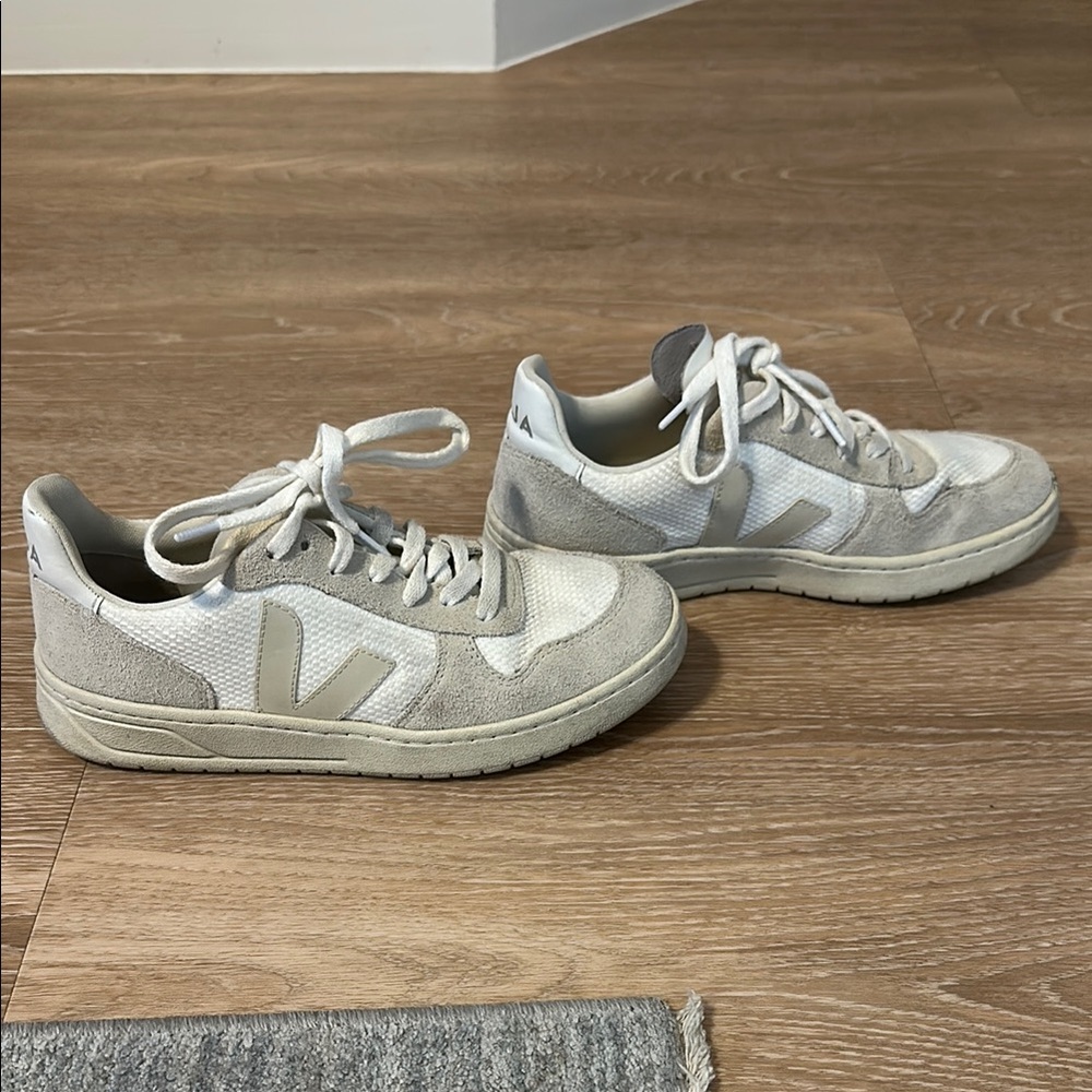 Veja V10 - EU38/US 7 - GUC